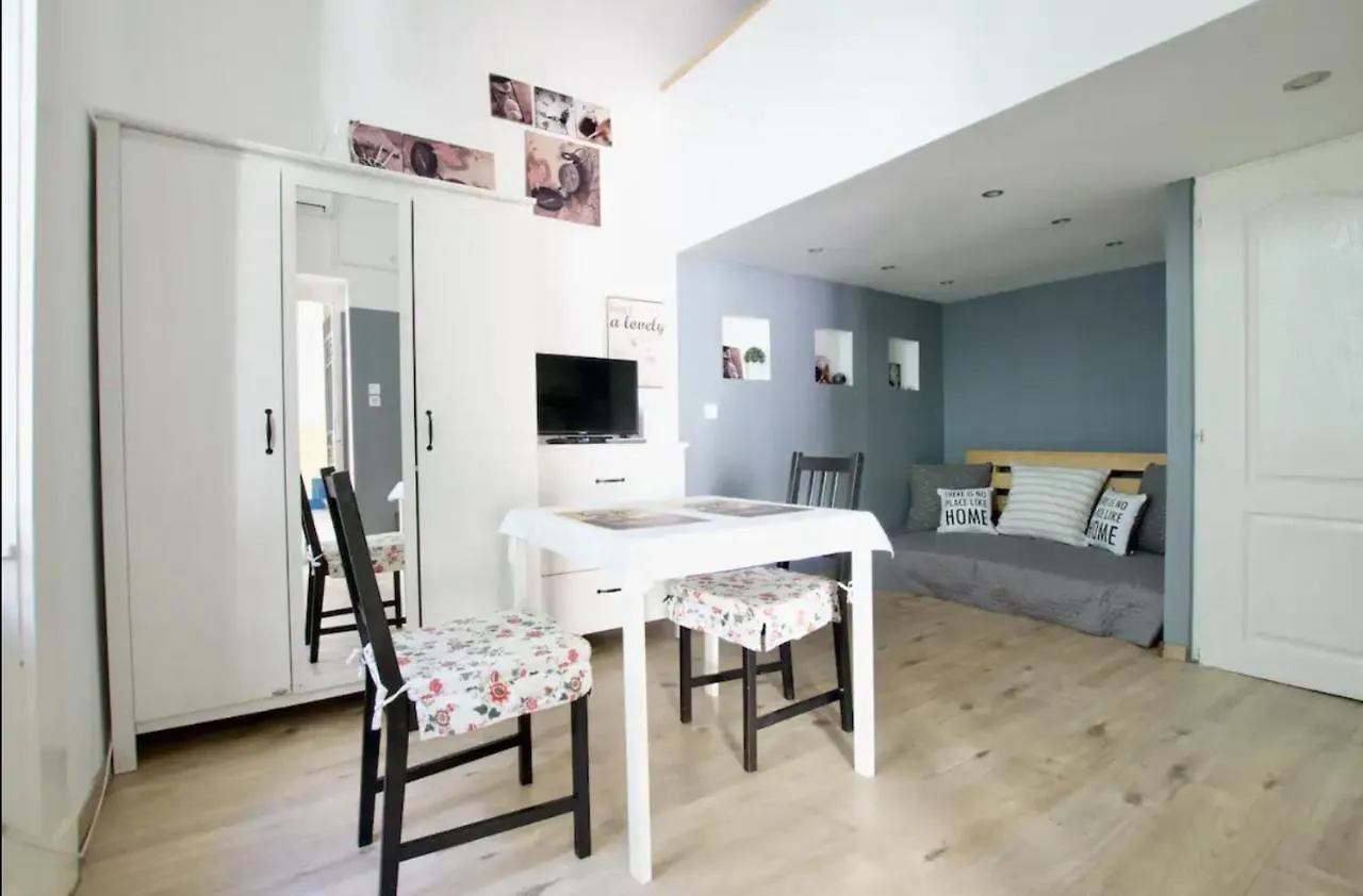 Standard Apartment By Hi5 - Wesselenyi Street Budapest Hungary