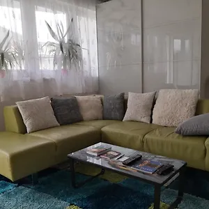  Apartmán 1,5 Szobas Lakas Terasszal,koezel A Szechenyi Fuerdohoez